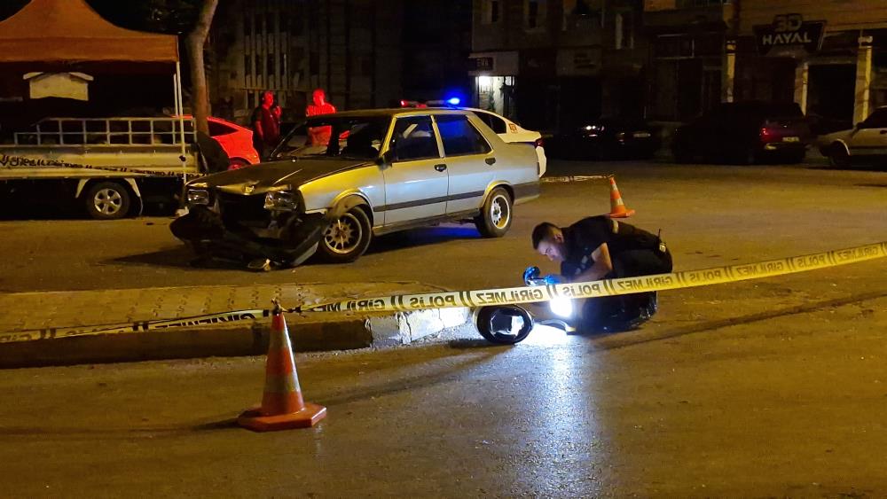 Kontrolsüz kavşakta meydana gelen ölümlü trafik kazası kameraya yansıdı