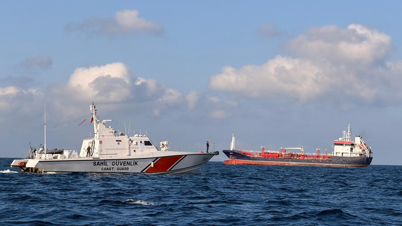 Milli Savunma Bakanlığı Marmara Denizi'ndeki Gemi Kazasına İlişkin Açıklama Yaptı
