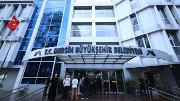 Mersin'de 3 Belediyeye Yönelik Operasyonda 59 Şüpheli Adliyede