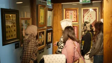 Konya Büyükşehir Belediyesi Ev Sahipliğinde Ebru Sergisi Açıldı