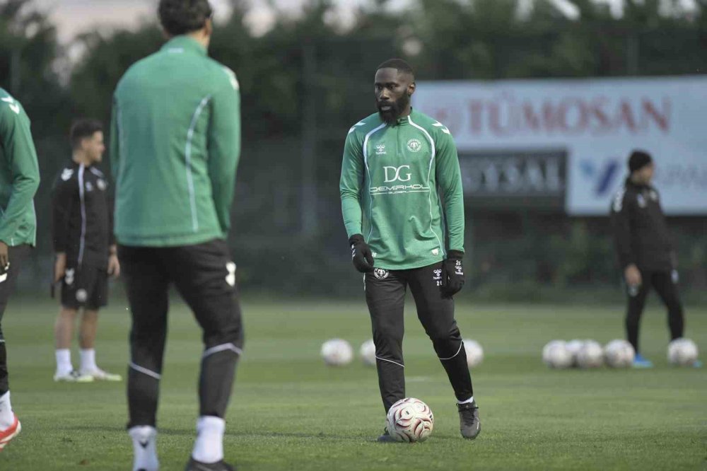 Konyaspor Başakşehir Karşılaşması Öncesinde Hazırlıklarını Sürdürüyor haber fotoğrafı