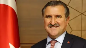 Bakan Bak, Konyaspor-Filistin maçı için futbolseverlere çağrı yaptı