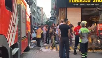 Bakırköy’de Otelde Çıkan Yangında 12 Kişi Yaralandı: Mahsur Kalanlar Kurtarıldı