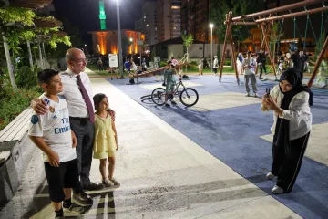Başkan Ahmet Pekyatırmacı, Şefikcan Parkı'nda Vatandaşlarla Buluştu