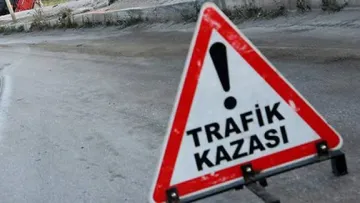 Batman’da Kontrolden Çıkan Otomobil Park Halindeki İki Araca Çarptı: Sürücü Olay Yerinden Kaçtı