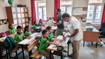 Cansuyu Derneği Konya'da 2 Bin 100 Öğrenciye Kırtasiye Desteği Sağladı