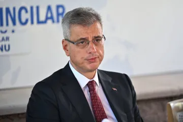 Cem Yılmaz Hastaneye Kaldırıldı: Bakan Memişoğlu Sağlık Durumunu Açıkladı
