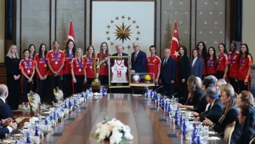 Cumhurbaşkanı Erdoğan Avrupa Şampiyonu Filenin Sultanları’nı Kabul Etti