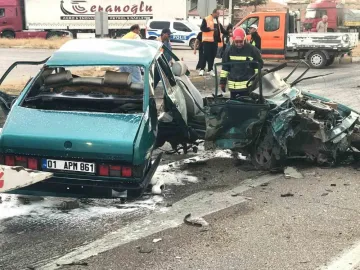 Ereğli’de feci kaza: Araç ikiye bölündü, 2 yaralı