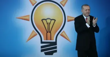 Fatih Selek: Fon Krizi AK Parti’nin En Önemli Sınamalarından Biri