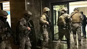 FETÖ Soruşturmasında 60 Gözaltı: Şüpheliler Arasında Aktif Görevliler de Var