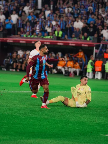 Galatasaray Deplasmanda Trabzonspor’a 4-0 Mağlup Oldu