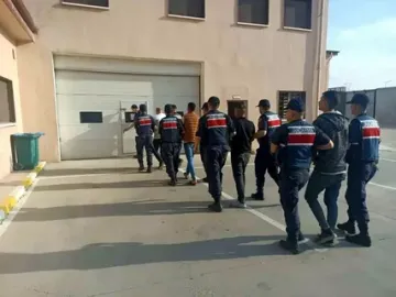 Gaziantep’te jandarmadan operasyon! 1.200 kişi yakalandı