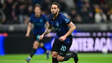 Hakan Çalhanoğlu'ndan Kötü Haber: Sağ Uyluk Adalesinde Zorlanma Tespit Edildi