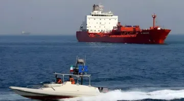 İran, Hürmüz Boğazı’nda İki Tankerin Mayına Çarptığını Duyurdu