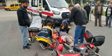 Karaman’da otomobil ile elektrikli bisiklet çarpıştı
