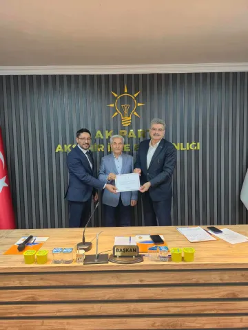 Konya Akşehir'de AK Parti Binasında Önemli Buluşma: Yeni Yönetim Sahada