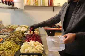 Konya'da bahçeden sofraya uzanan gelenek: Turşu sezonu hareketlendi