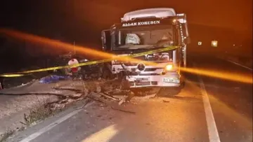 Konya’da Feci Kaza: Kamyonla Çarpışan Otomobil Alev Aldı, 1 Ölü 1 Ağır Yaralı