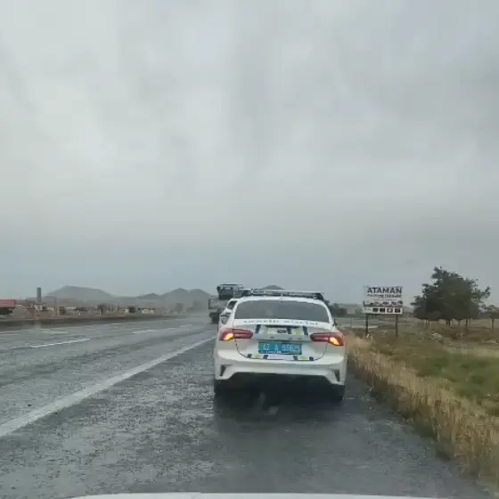 Konya’da kontrolden çıkan kamyon karşı şeride geçti: 1 yaralı