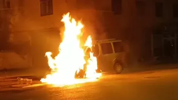 Konya’da Korkutan Kundaklama Olayı: Yanıcı Maddeyle Kamyoneti Yakıp Kaçan Şüpheli Aranıyor