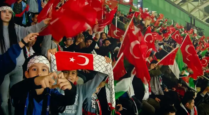 Konya'da Oynanan Futbol Maçında Akıllarda Kalan Anlar: Normal Süre 89:59'da Tamamlandı
