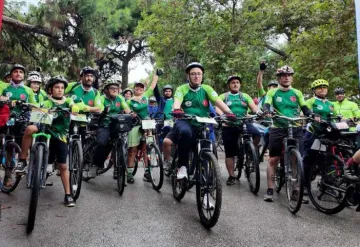 Konya'dan bisikletçiler de katıldı: Mersin'de yağmur altında pedal çevirdiler