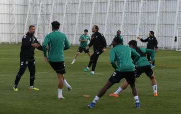 Konyaspor Başakşehir'i Ağırlıyor: Yeşil-Beyazlılar Çıkış Arıyor