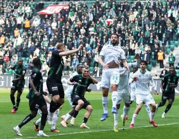 Konyaspor Camiasından Örnek İki Davranış: Yönetim ve Futbolcular Duygu Dolu Anlar Yaşattı
