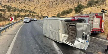 Minibüs Takla Attı: Çok Sayıda Yaralı Var