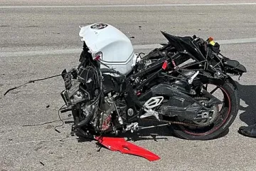 Motosiklet Bariyerlere Çarptı: 2 Kişi Hayatını Kaybetti