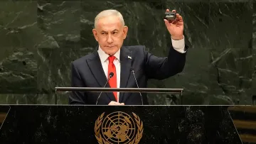Netanyahu konuşmaya çıkınca tüm salon alanı terk etti!