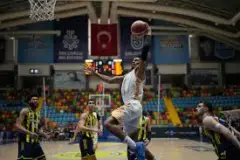 Parkede Zorlu Mücadele: Konya Büyükşehir Belediyespor Harem Spor Engeline Takıldı