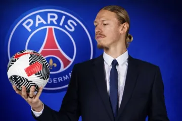 PSG'Lİ SAFONOV'DAN CİMBOM'UN YILDIZINA DESTEK: 'SABIRLI OLALIM'