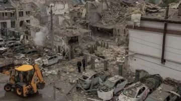 Rusya Ukrayna’yı 70 füzeyle vurdu: Enerji altyapısı hedef alındı