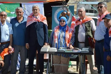 Saçıkara Yörük Türkmen Şenliği'nde Şerife Bozoğlan Eker Kitaplarını İmzaladı