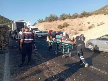 Samsat'ta minibüs kazası: 12 yaralı