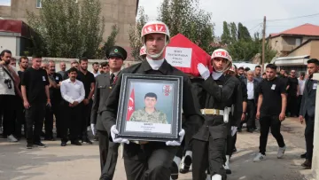 Şehit Ziyar Koparan Memleketi Yüksekova'da Defnedildi