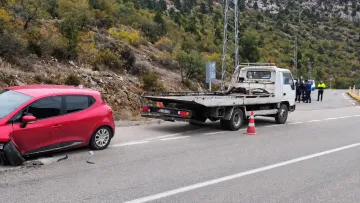 Seydişehir-Antalya yolunda korkutan kaza: 3 yaralı