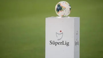 Süper Lig'de Milli Ara Zamanı: Zirve Yarışı ve Düşme Hattında Son Durum