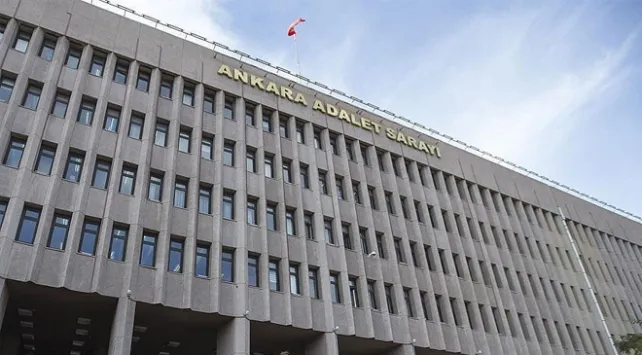 Tartışmalı Paylaşım Yargıya Taşındı: Ünlü Oyuncu Berna Laçin'e Adli İşlem!