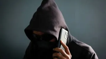 Telefonda Kendisini Bankacı Olarak Tanıttı