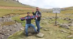 Trabzon’da Salah Etkisi: Yayladaki Taş Ziyaretçilerin İlgi Odağı Oldu