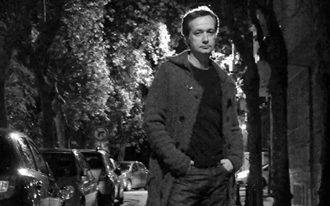 Yazar Cem Akaş Kimdir? Hayatı, Kitapları ve Yayıncılık Kariyeri
