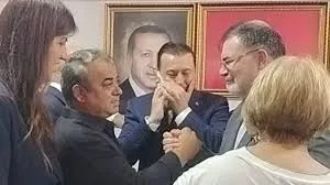 YENİ Parti İzmir İl Başkanı Güç'ten Menderes tepkisi: “Bu fotoğraf ortak hareket ettiklerini belgeliyor”