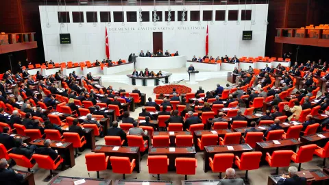 TBMM Çalışma Süresi Uzatıldı: Meclis 1 Temmuz'da Tatile Girmeyecek