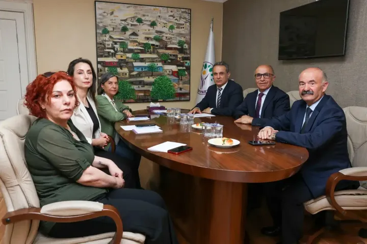Tülay Hatimoğulları ve Alevi Vakıfları Federasyonu Genel Merkezde Bir Araya Geldi